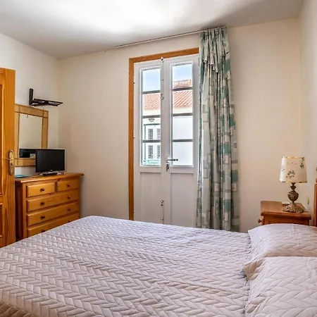 3 Bedroom Awesome In Абадес